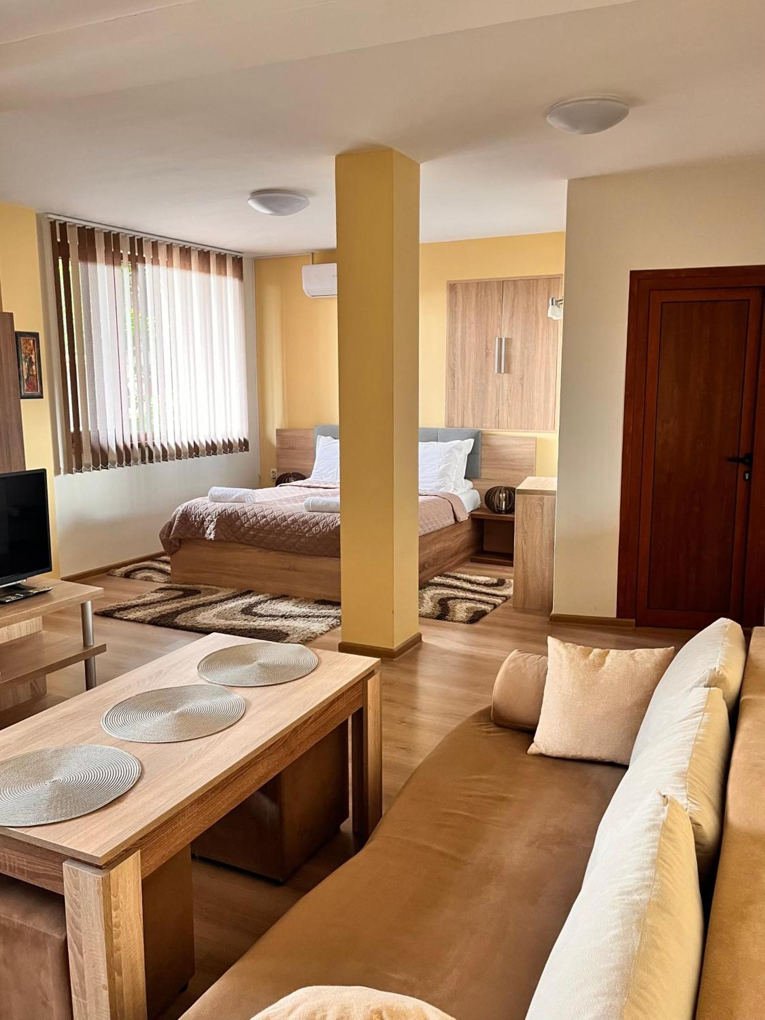 Studio Paradise Veliko Tărnovo Esterno foto